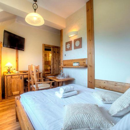 Hotel Carpatia Bieszczadzki Gosciniec Wetlina Pokoj fotografie
